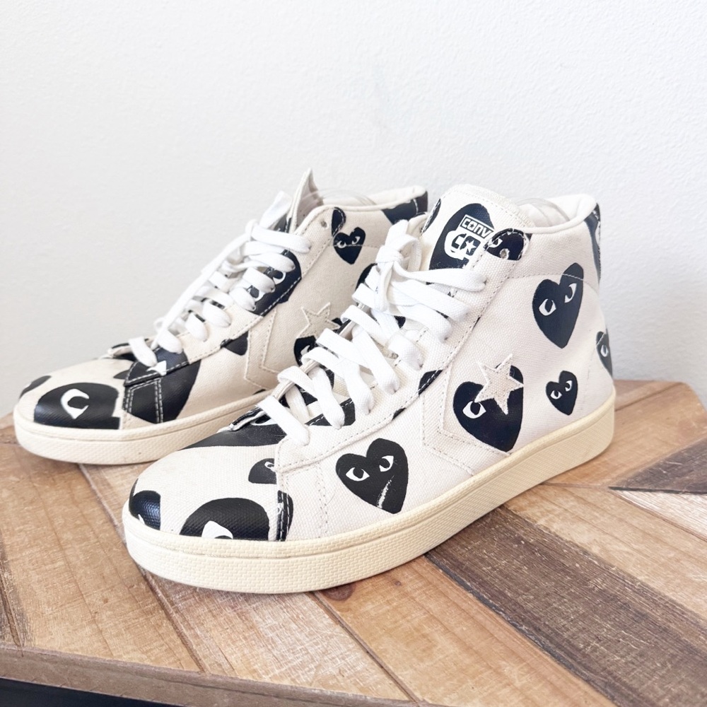 Comme des Garcons Play x Converse hi-tops - Picture 2 of 11